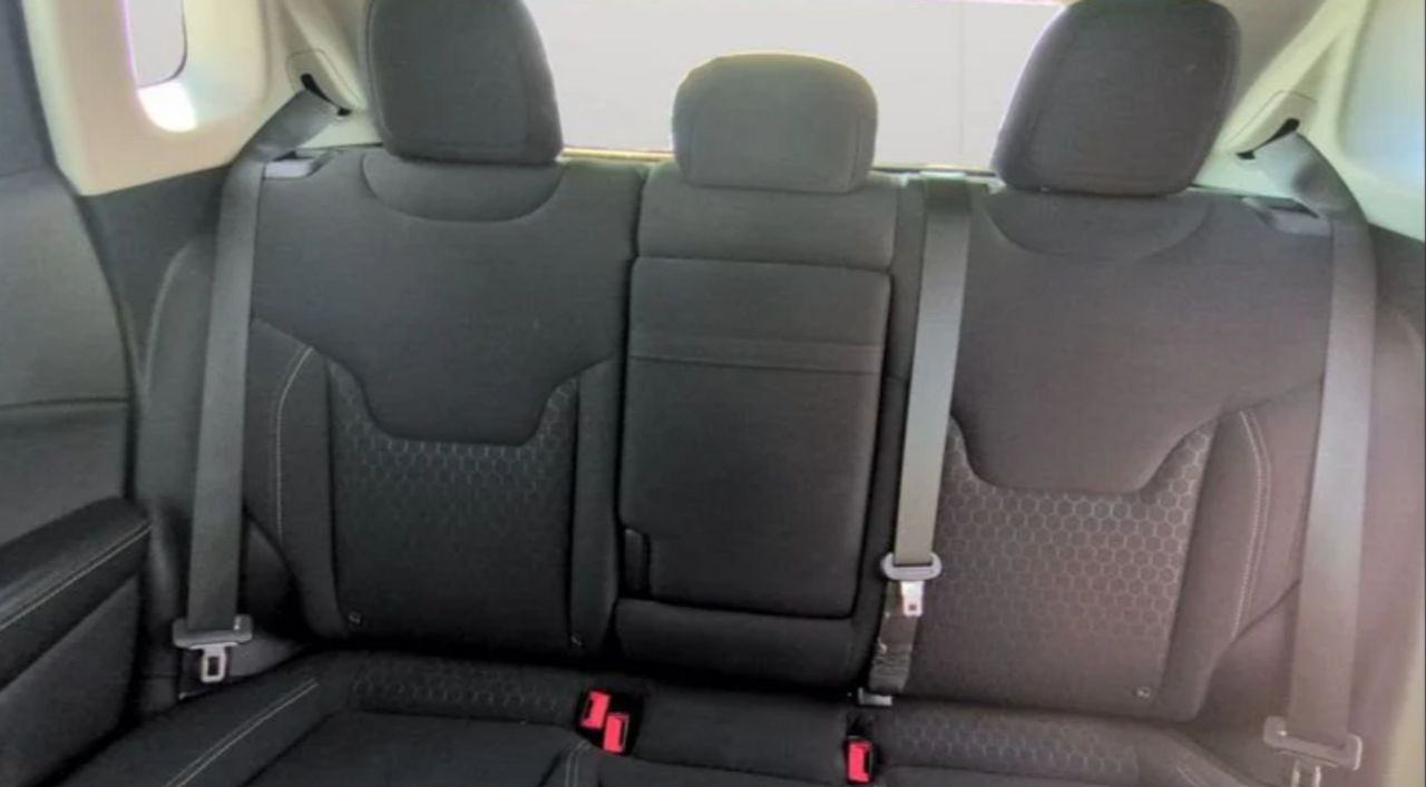 Jeep Compass Sport SUV en Tarragona - Foto 2