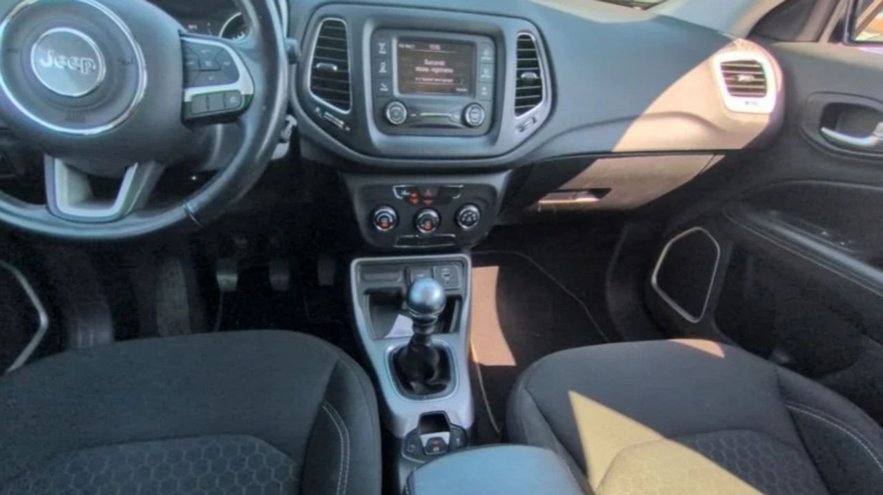 Jeep Compass Sport SUV en Tarragona - Foto 2