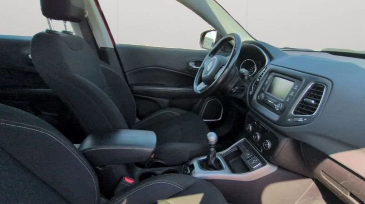 Jeep Compass Sport SUV en Tarragona - Foto 2
