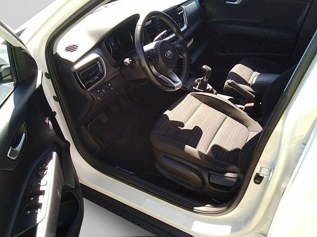 Kia Stonic 1.6 Crdi Vgt 100kw (136cv) Drive - Foto 2