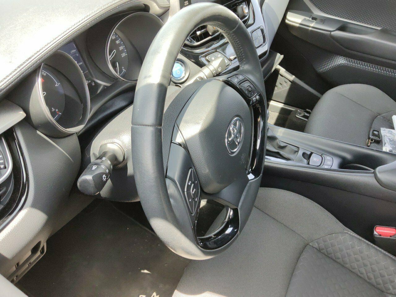 Toyota C-hr 1.8 125h Active - Foto 2