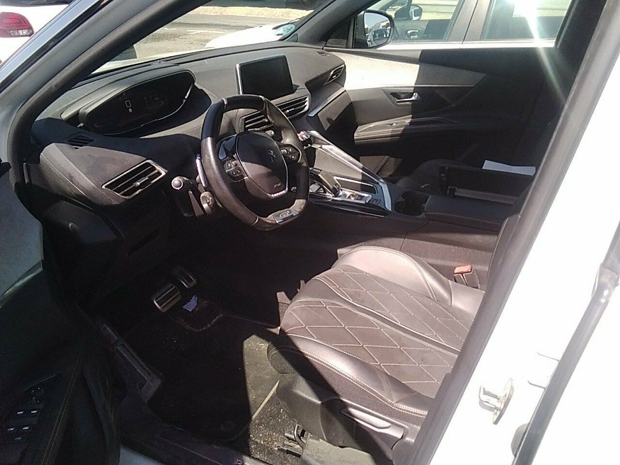 Peugeot 5008 Gt 2.0l Bluehdi 133kw (180cv) S&s Eat8 - Foto 2