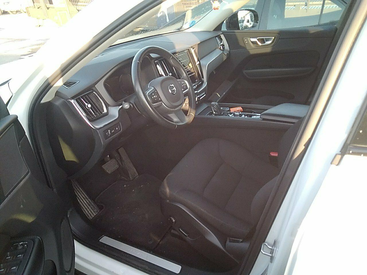 Volvo Xc60 2.0 T6 Awd Recharge R-design Exp Auto - Foto 2