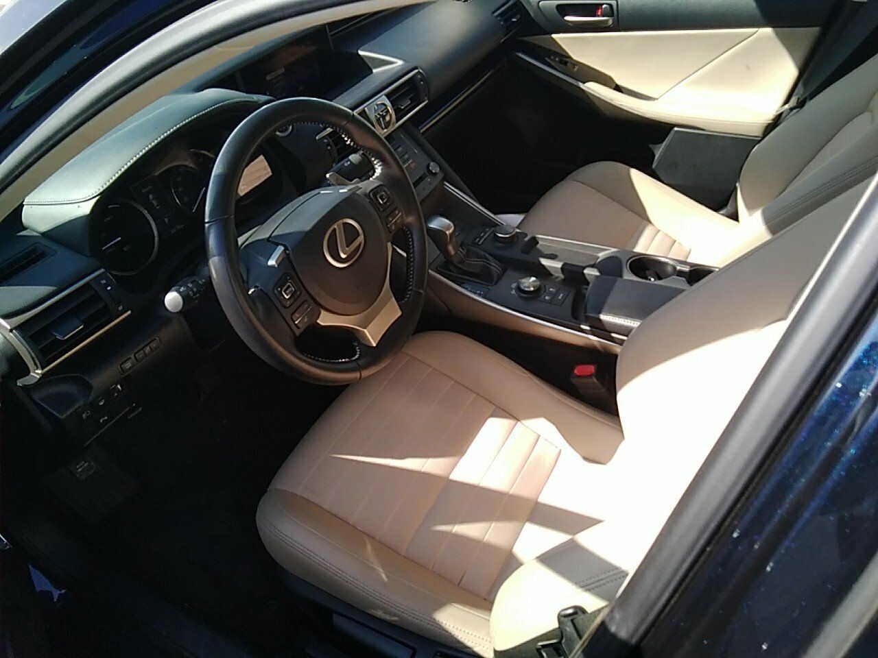 Lexus Is 2.5 300h Executive Parking - Foto 2