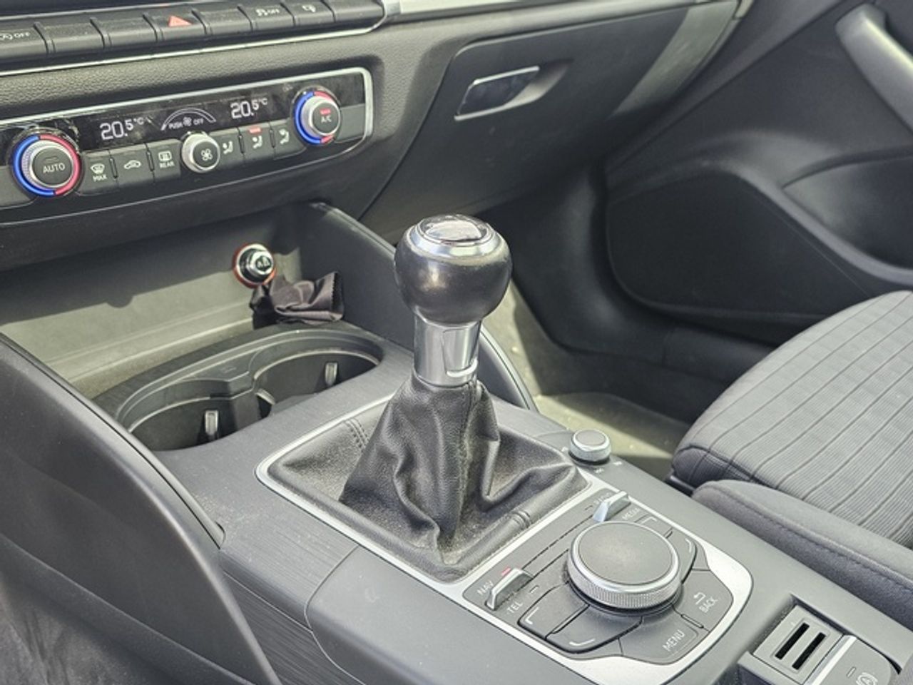 Audi A3 2.0 TDI 150cv clean d. S line edition - Foto 2