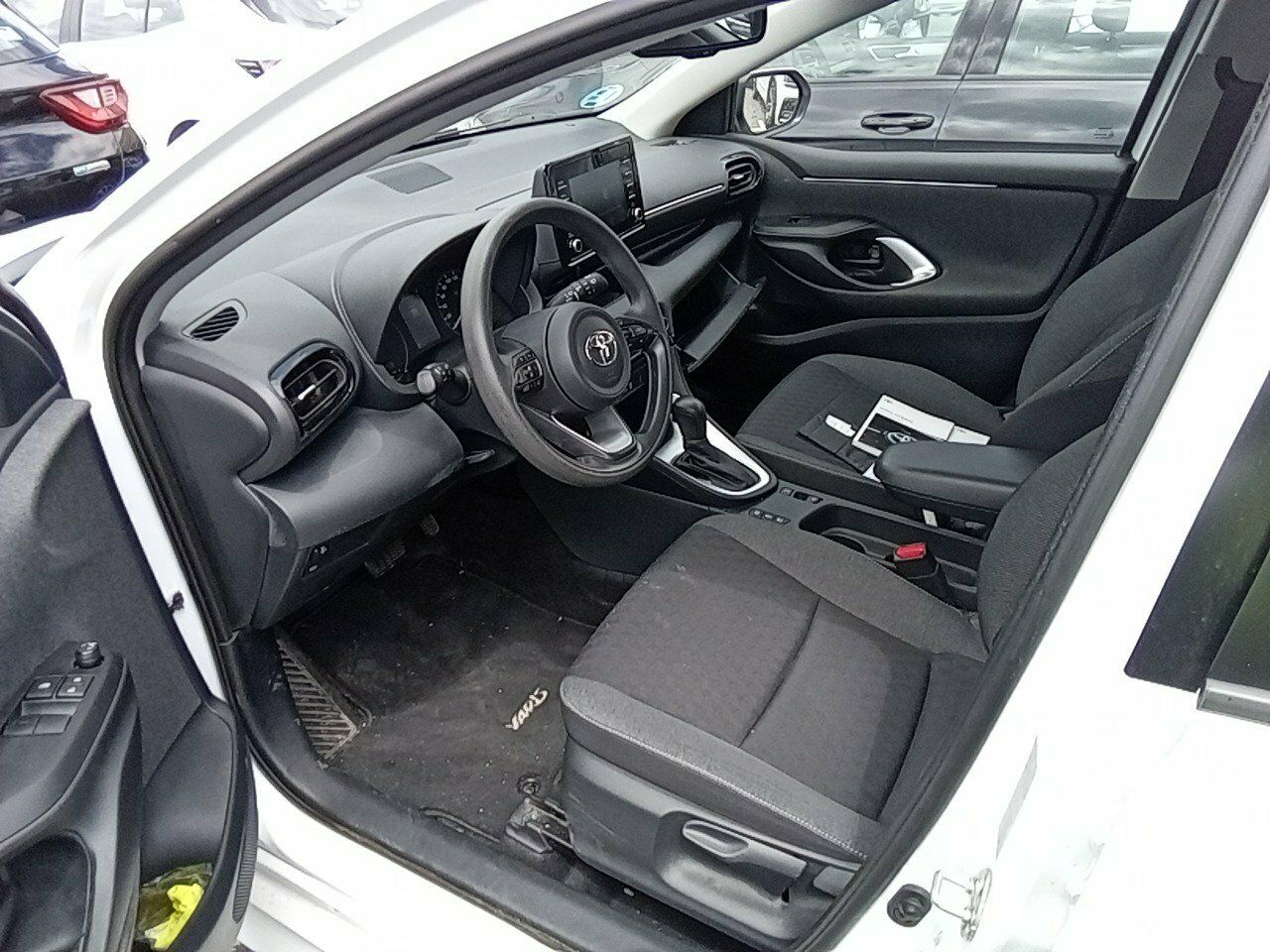Toyota Yaris 1.5 120h Business Plus - Foto 2