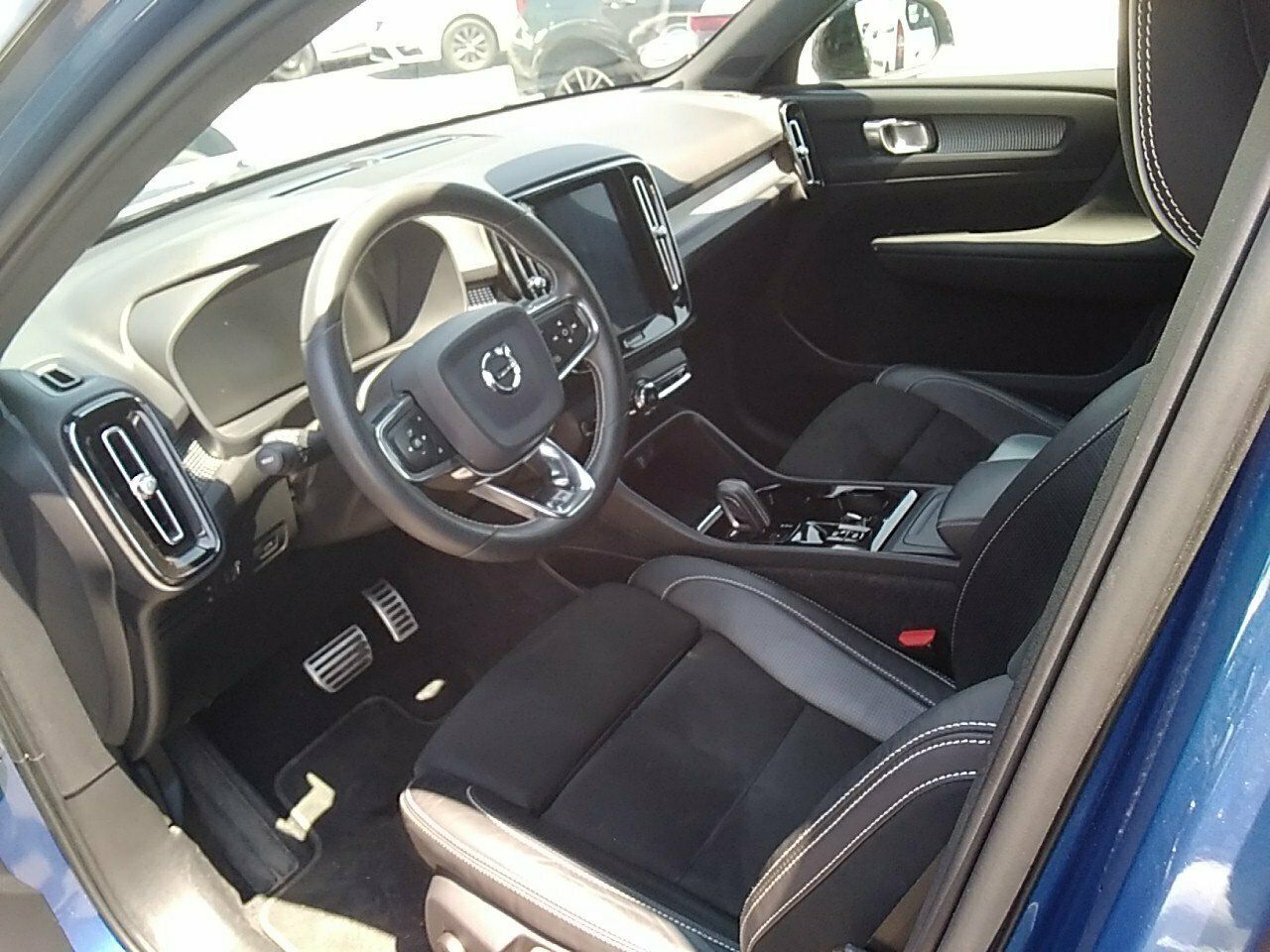 Volvo Xc40 2.0 D3 R-design Auto - Foto 2