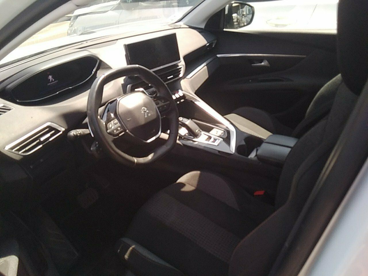 Peugeot 3008 1.5 Bluehdi 96kw S&s Active Pack Eat8 - Foto 2