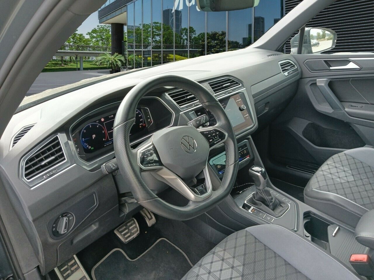 Volkswagen Tiguan R-line 2.0 Tdi 110kw (150cv) Dsg - Foto 2
