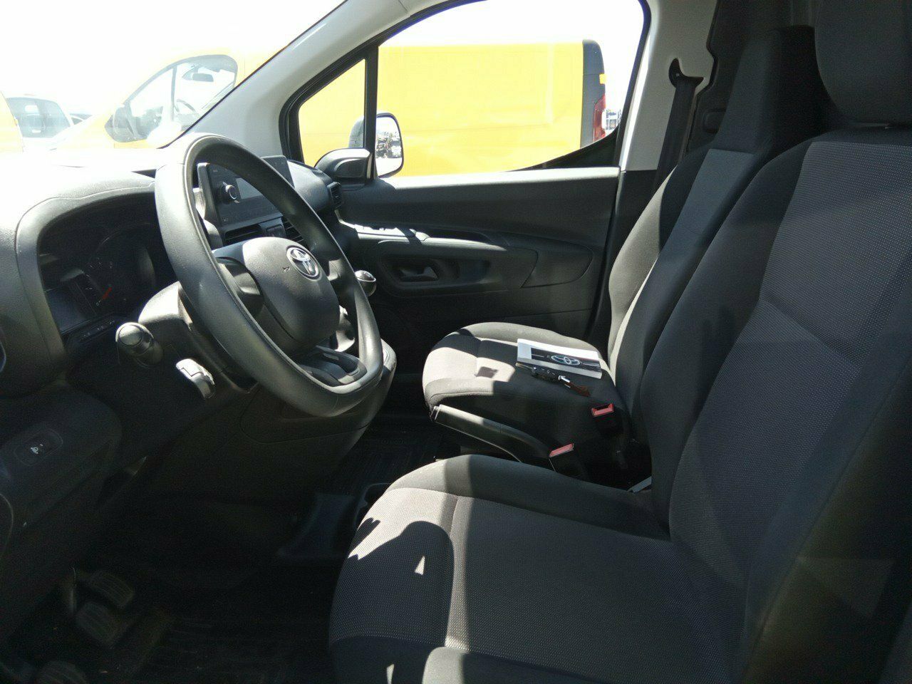 Toyota Proace City 1.5d 75kw (100cv) Gx 650kg Media - Foto 2