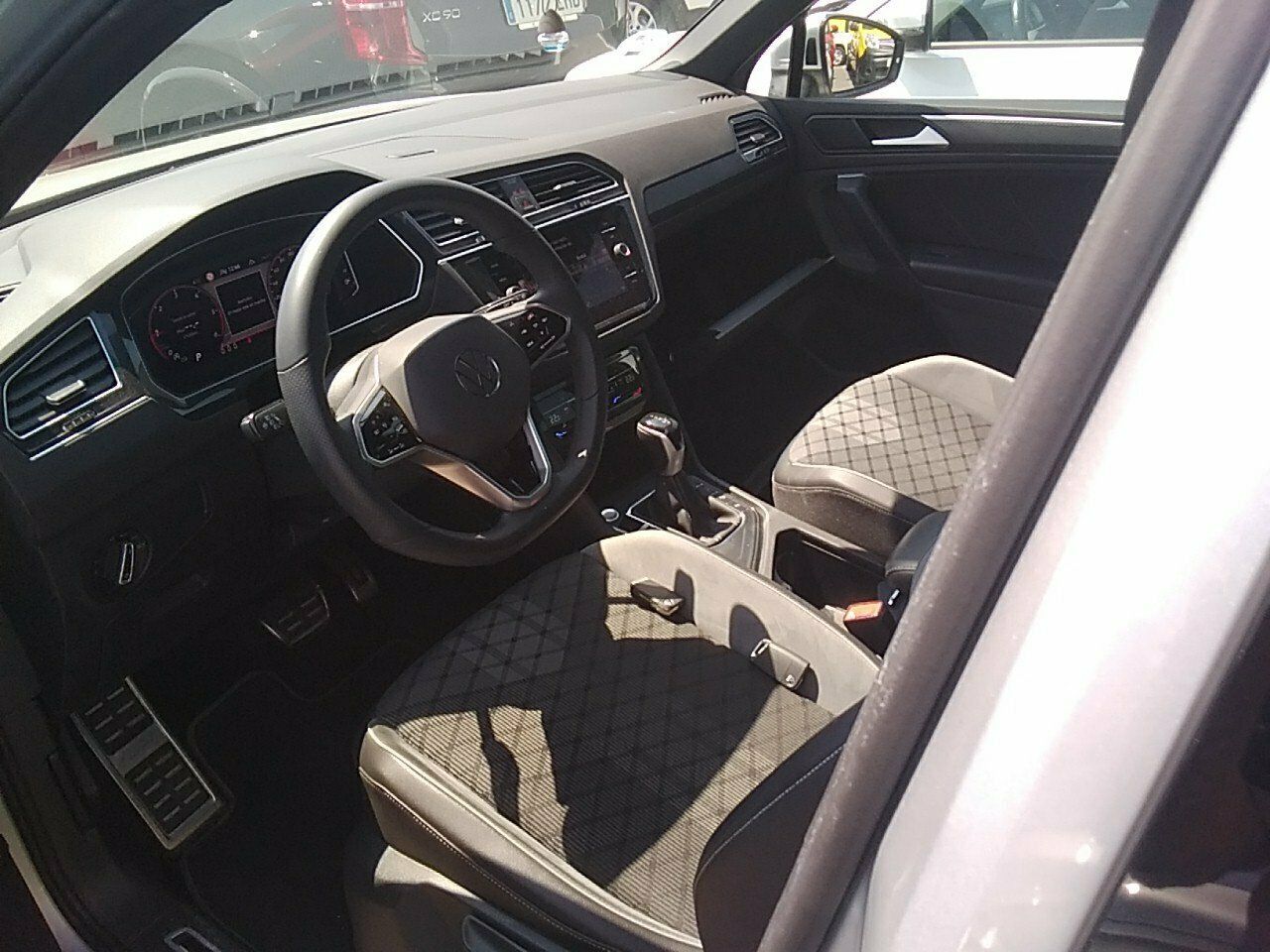 Volkswagen Tiguan R-line 2.0 Tdi 110kw (150cv) Dsg - Foto 2