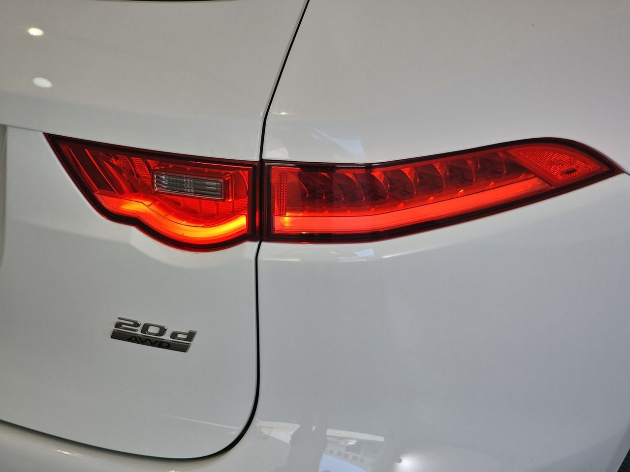 Jaguar F-Pace 2.0L i4D AWD Manual R-Sport - Foto 2