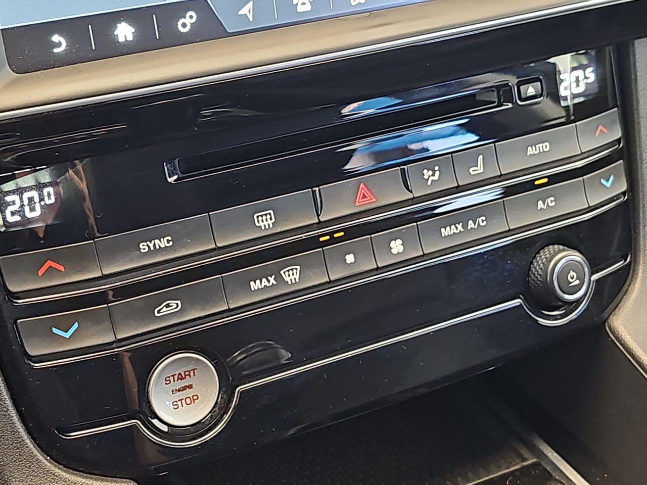 Jaguar F-Pace 2.0L i4D AWD Manual R-Sport - Foto 2
