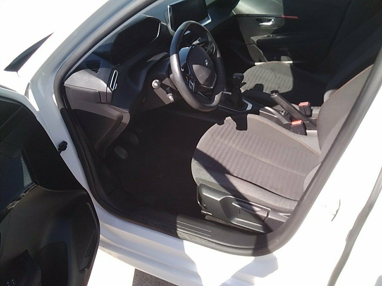 Peugeot 208 Bluehdi 73kw (100cv) Active - Foto 2