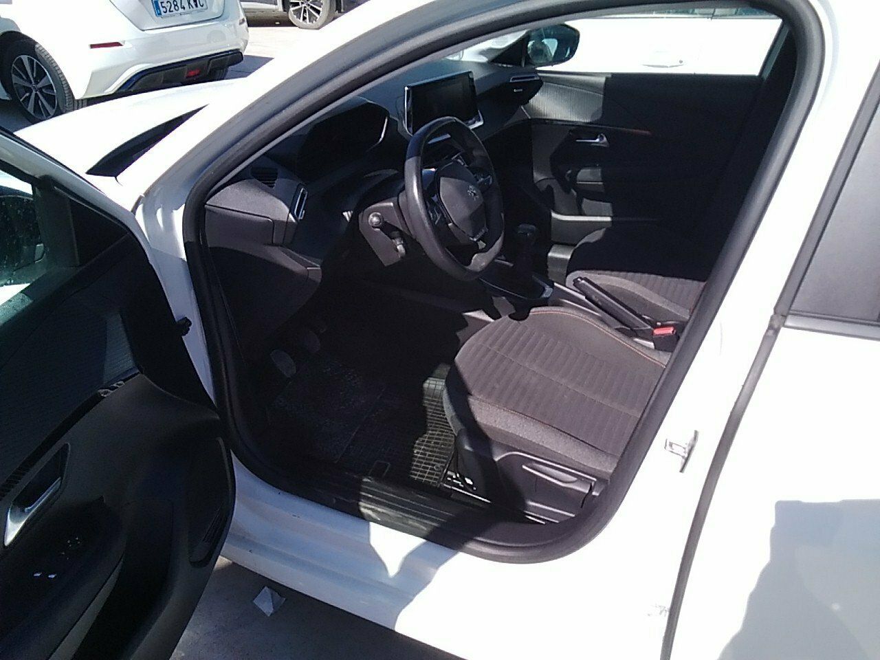 Peugeot 208 Bluehdi 73kw (100cv) Active - Foto 2