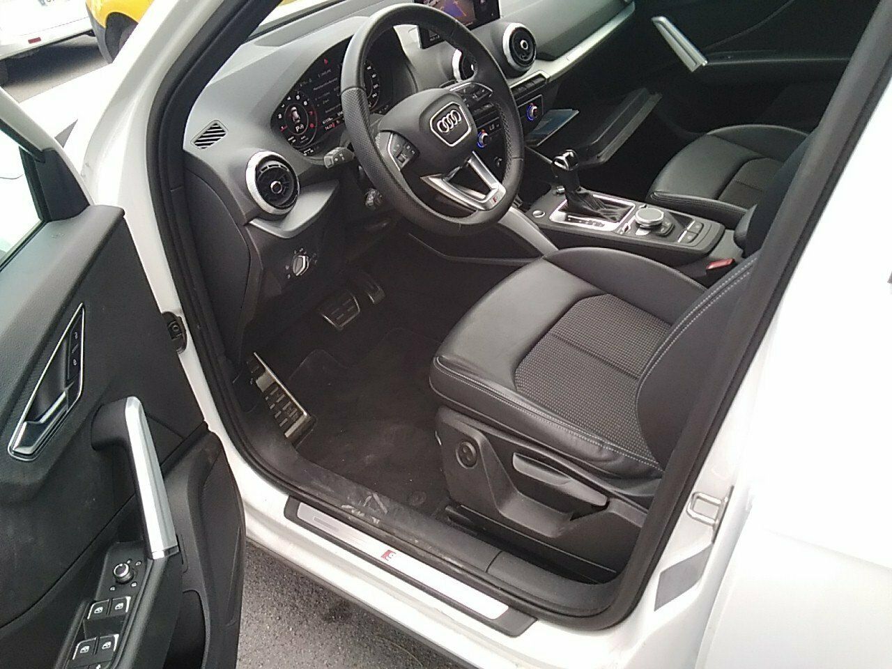 Audi Q2 Black Line 35 Tfsi 110kw S Tronic - Foto 2