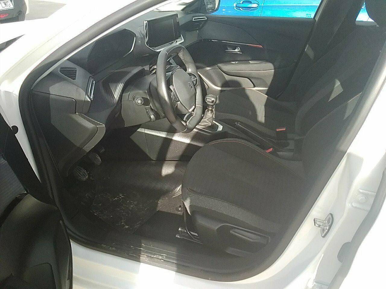 Peugeot 208 Bluehdi 73kw (100cv) Active - Foto 2