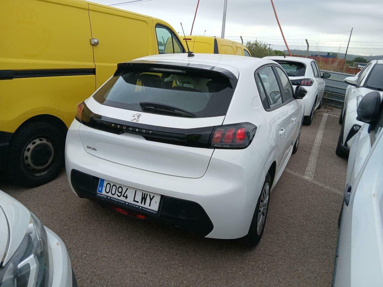 Peugeot 208 Bluehdi 73kw (100cv) Active - Foto 2