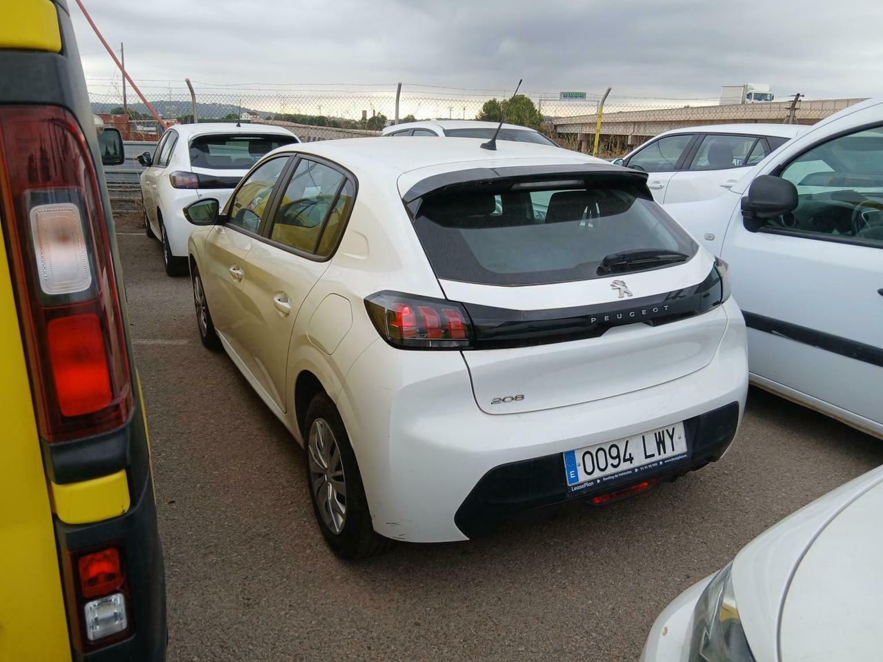 Peugeot 208 Bluehdi 73kw (100cv) Active - Foto 2