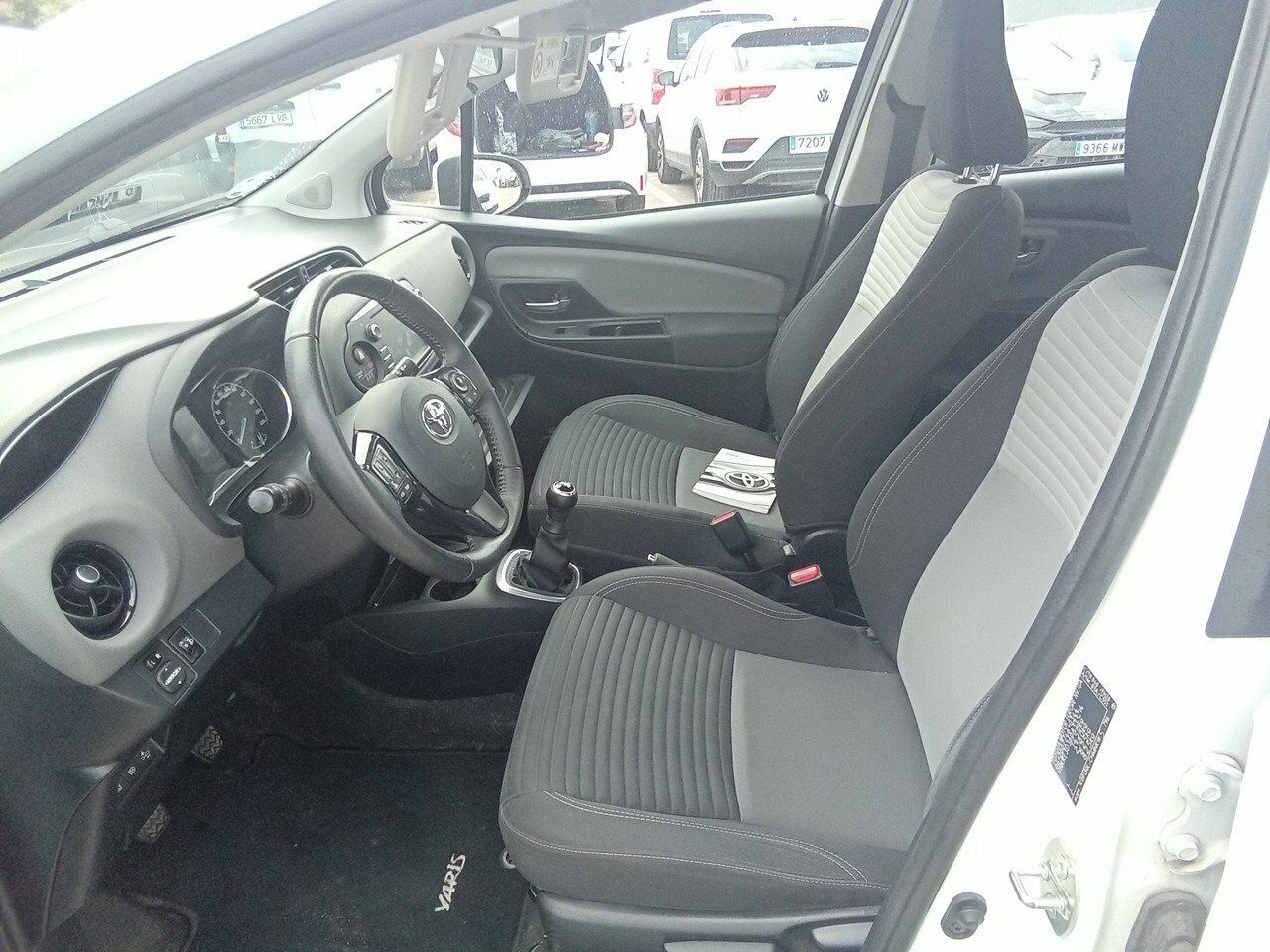 Toyota Yaris 1.0 70 Active - Foto 2
