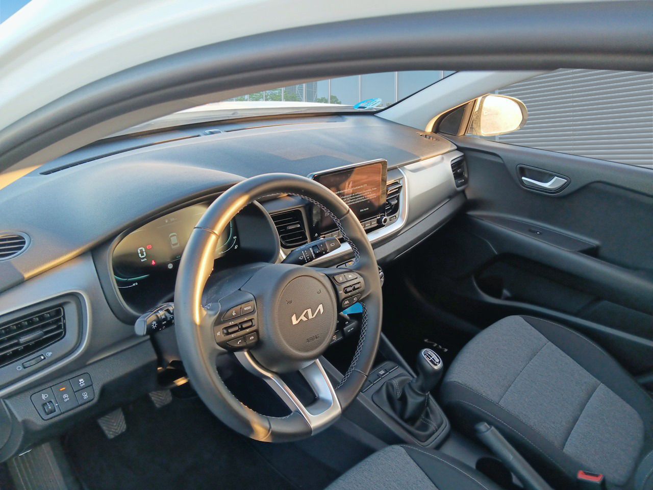 Kia Stonic 1.0 T-gdi 74kw (100cv) Mhev Mt Concept - Foto 2