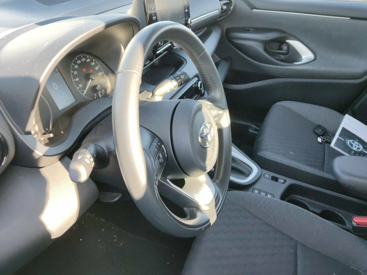 Toyota Yaris 1.5 120h Active Tech - Foto 2