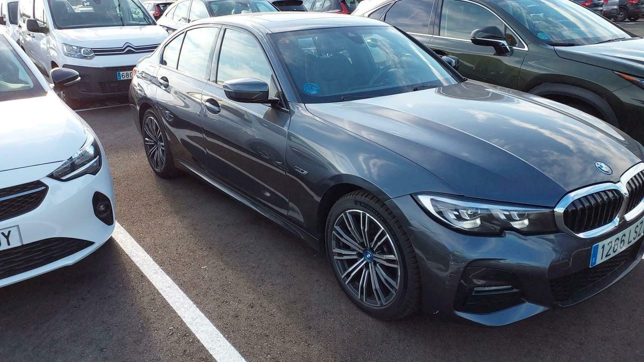 Bmw Series 3 (e) 320e - Foto 2
