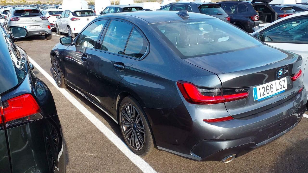 Bmw Series 3 (e) 320e - Foto 2