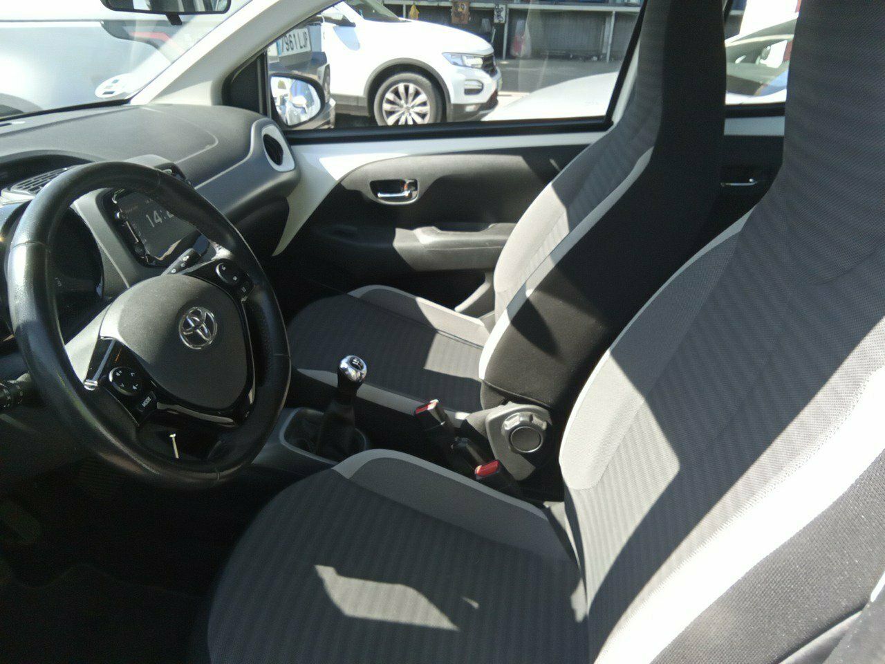 Toyota Aygo 1.0 70 X-play - Foto 2