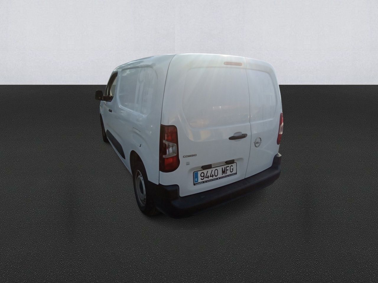 Opel Combo Cargo L 650kg Diesel 1.5 100hp S&s Mt E6 - Foto 2