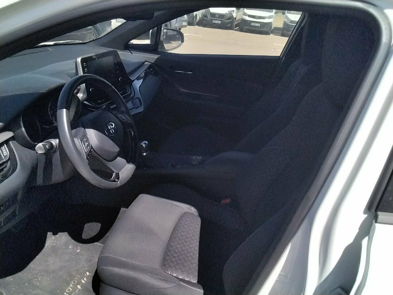 Toyota C-hr 1.8 125h Active - Foto 2