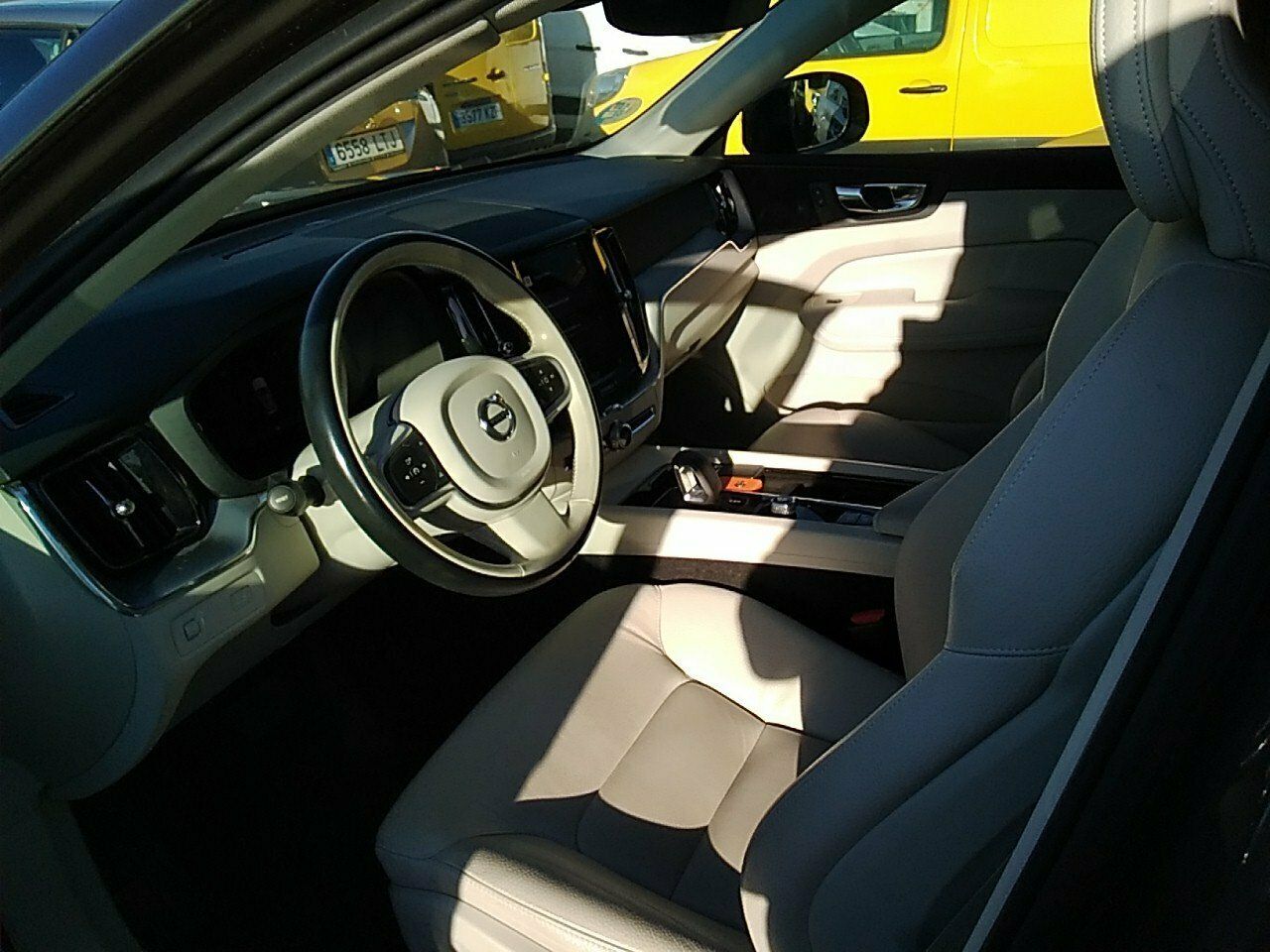 Volvo Xc60 2.0 B4 D Awd Momentum Pro Auto - Foto 2