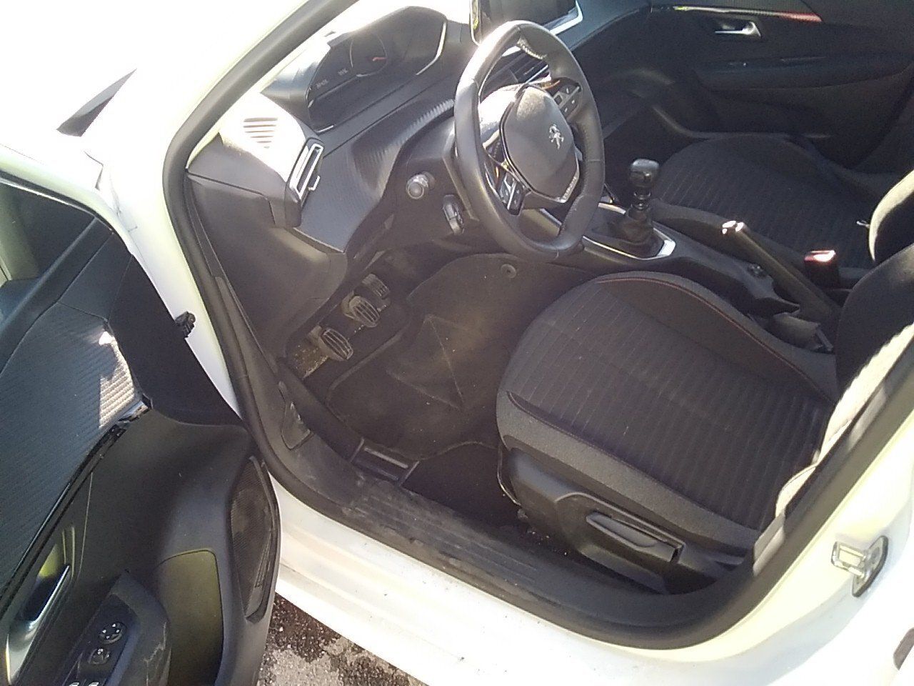 Peugeot 208 Bluehdi 73kw (100cv) Active - Foto 2