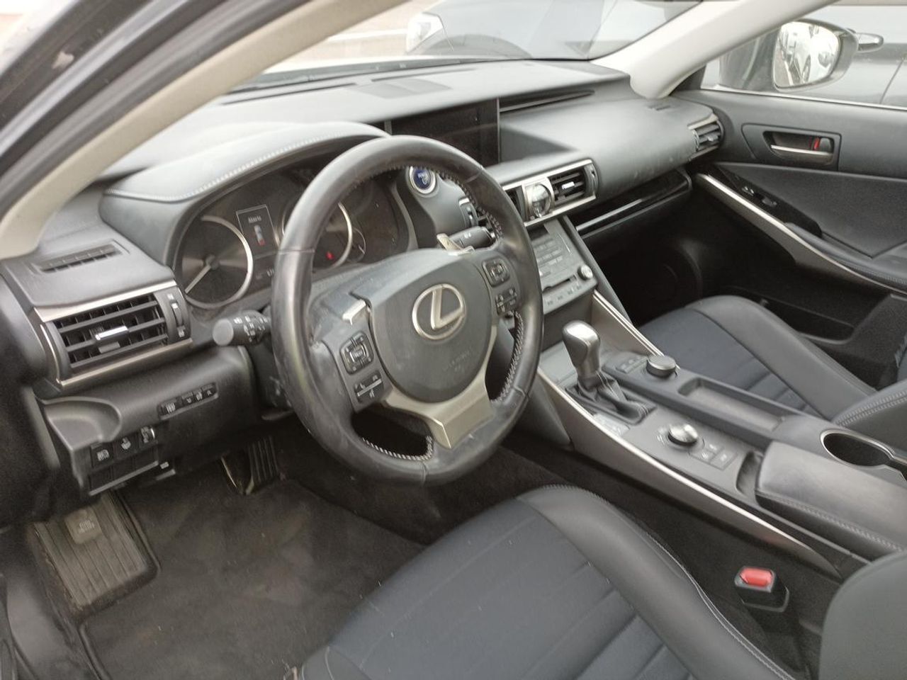 Lexus Is 2.5 300h Executive - Foto 2