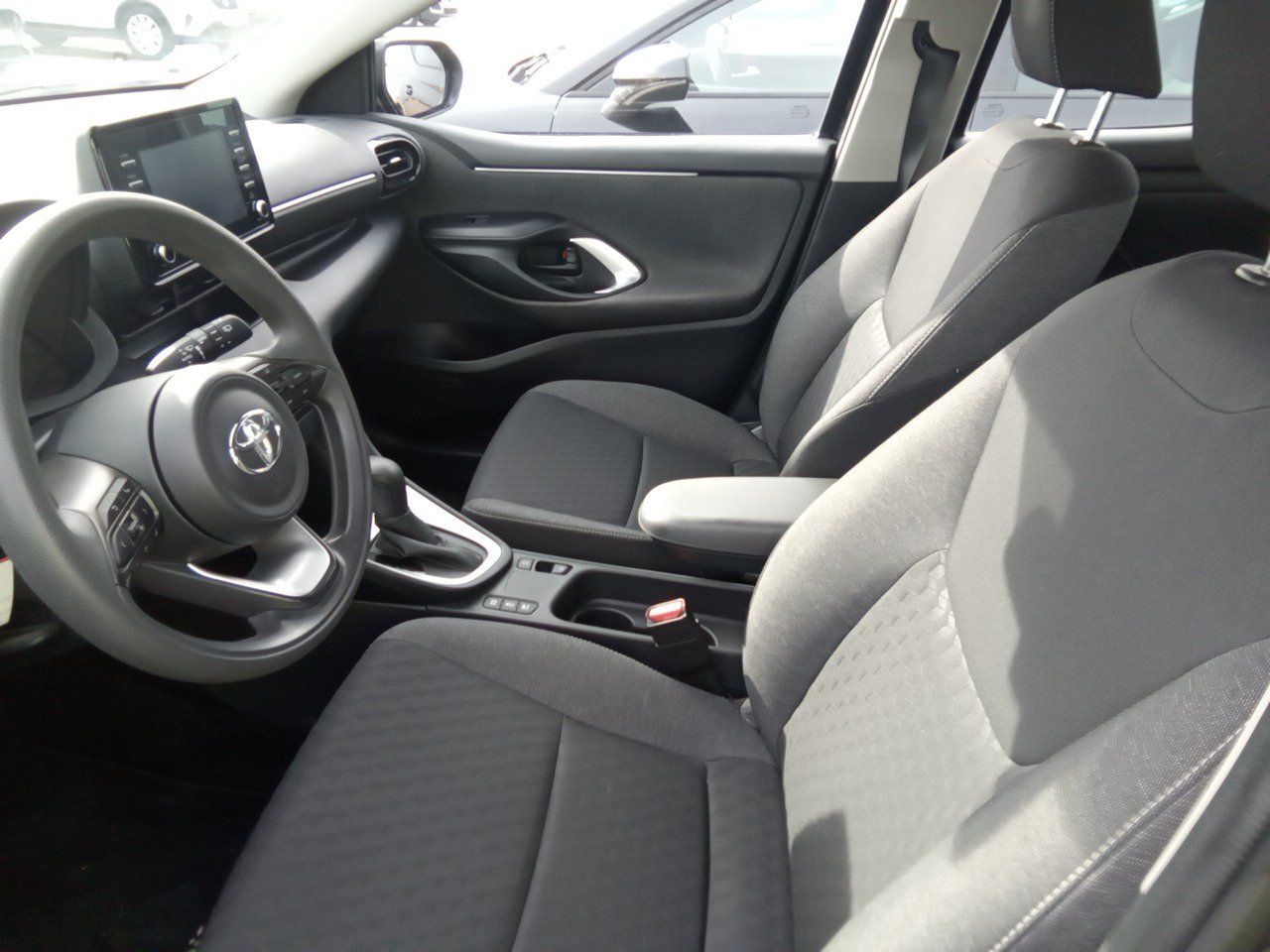 Toyota Yaris 1.5 120h Business Plus - Foto 2