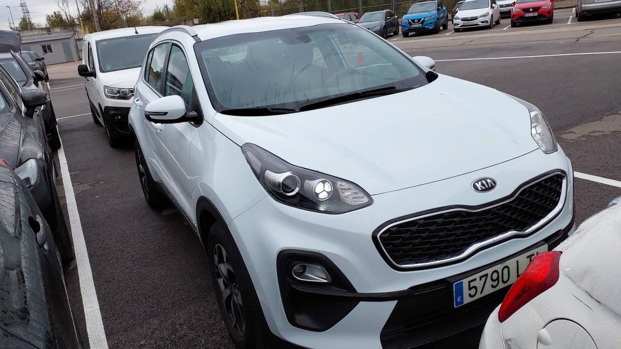Kia Sportage 1.6 Mhev Business 100kw (136cv) 4x4 - Foto 2