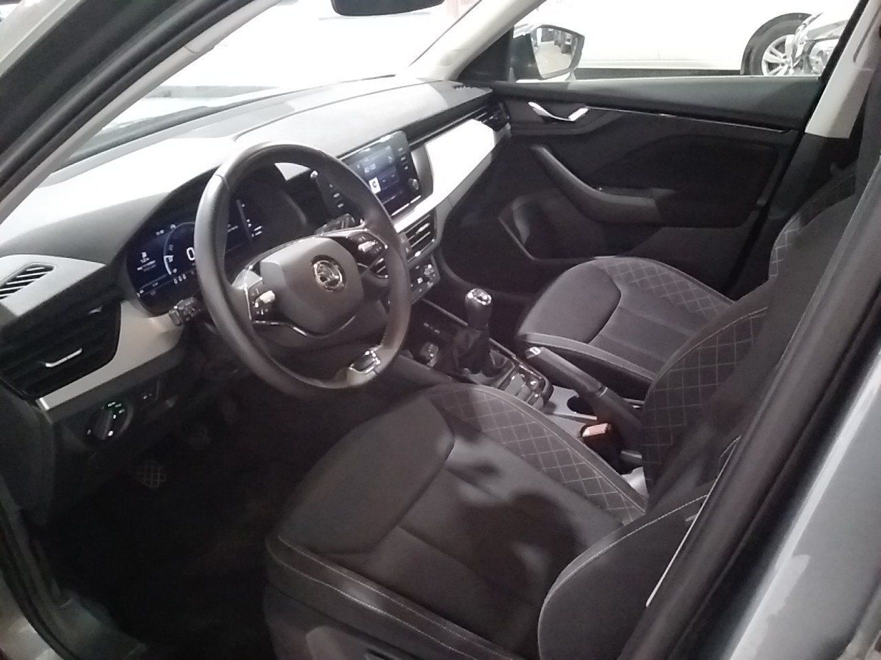 Skoda Kamiq 1.0 Tsi 81kw (110cv) Emotion - Foto 2