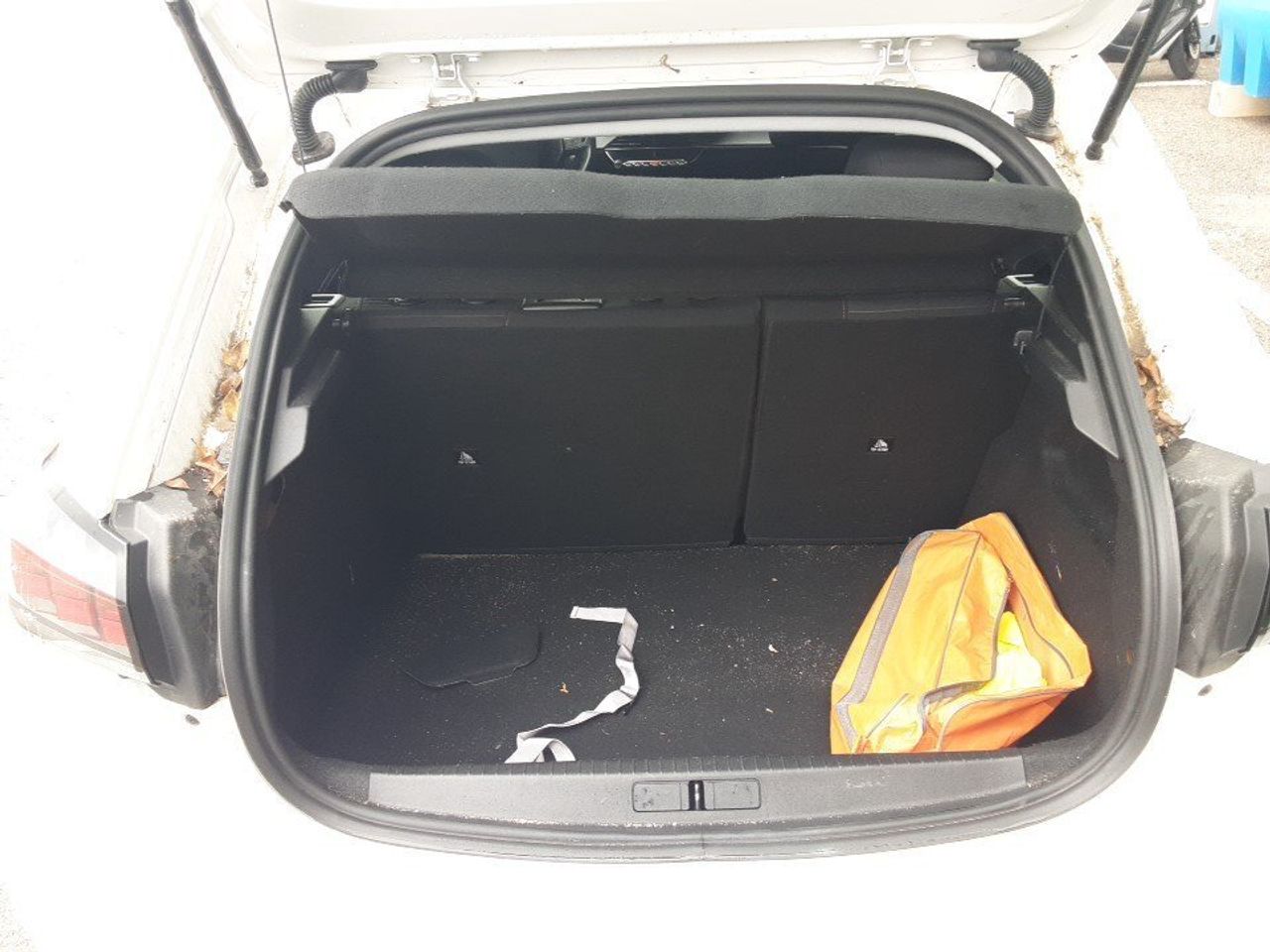 Peugeot 208 Bluehdi 73kw (100cv) Active - Foto 2