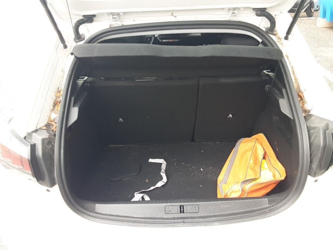 Peugeot 208 Bluehdi 73kw (100cv) Active - Foto 2