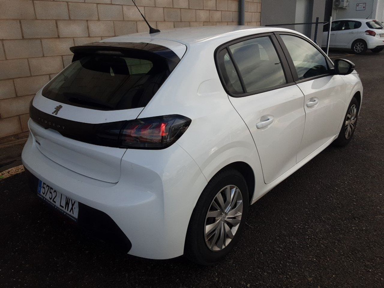 Peugeot 208 Bluehdi 73kw (100cv) Active - Foto 2