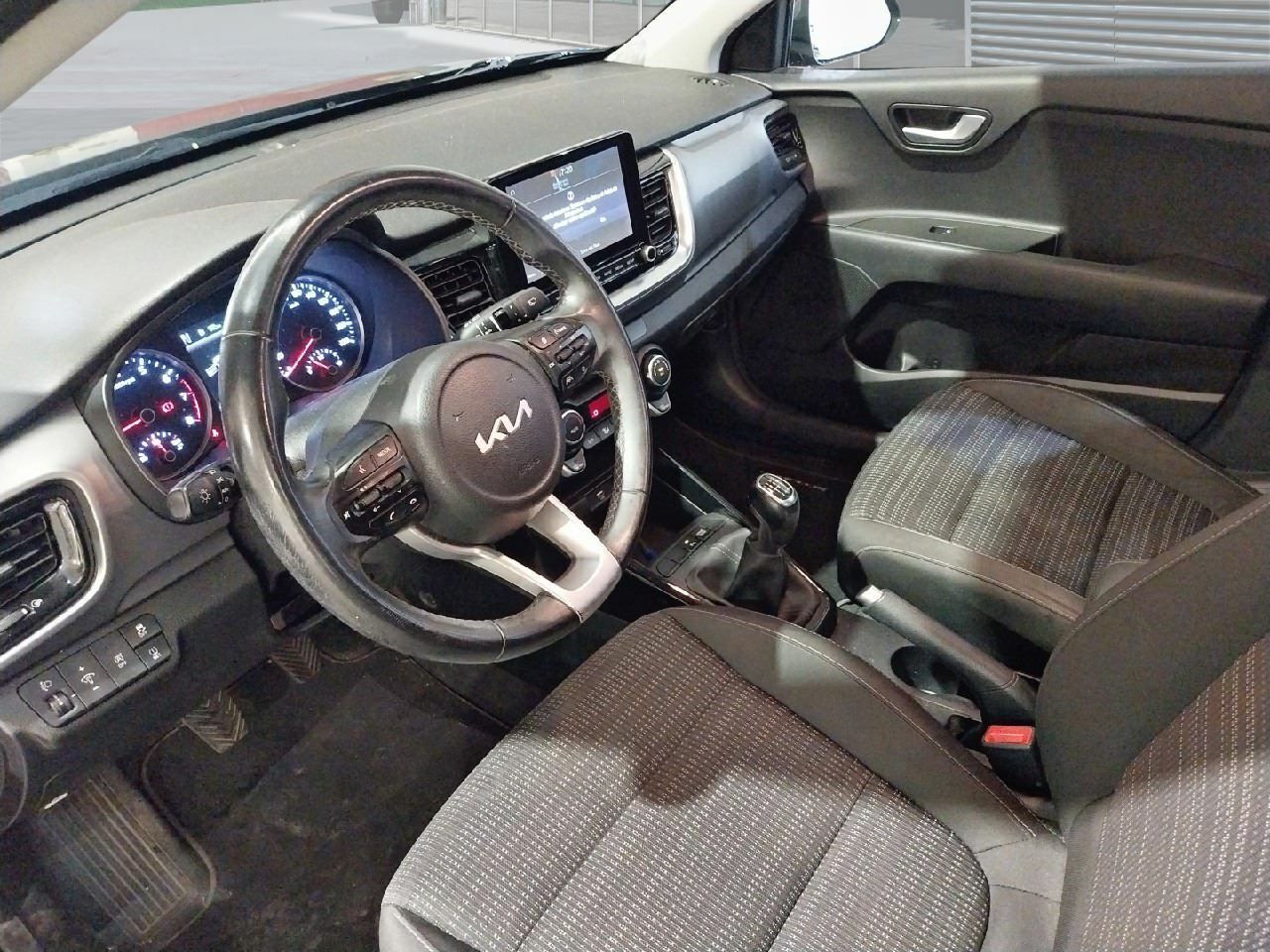 Kia Stonic 1.0 T-gdi 88kw (120cv) Mhev Imt Drive - Foto 2