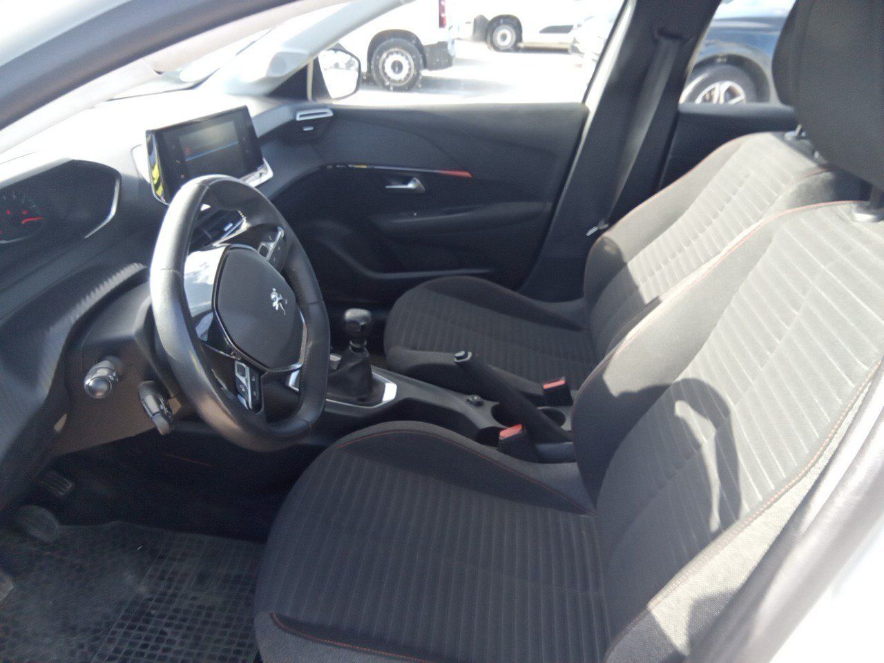 Peugeot 208 Bluehdi 73kw (100cv) Active - Foto 2