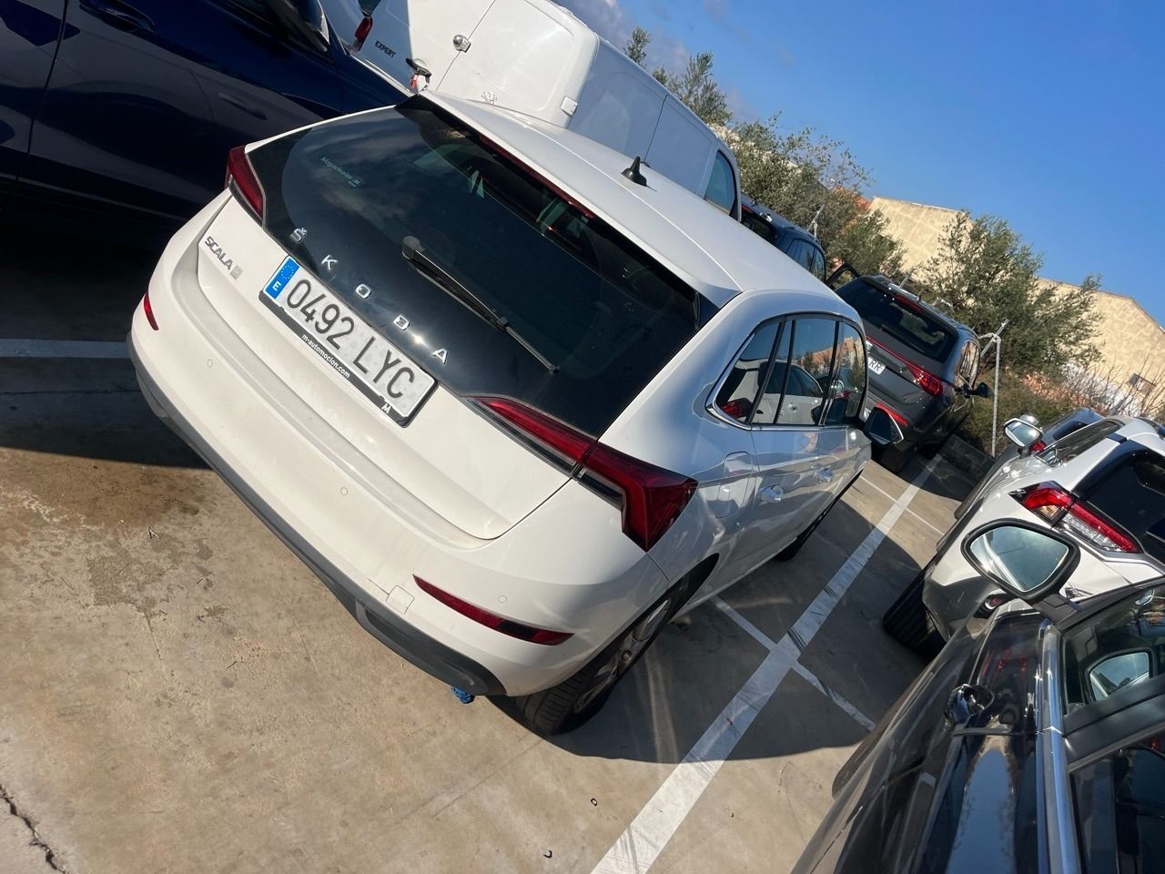 Skoda Scala 1.0 Tsi 70 Kw (95 Cv) Emotion - Foto 2