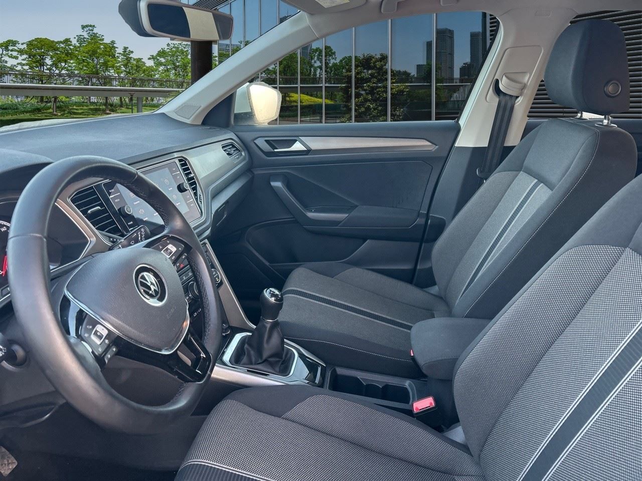 Volkswagen T-roc Advance 1.6 Tdi 85kw (115cv) - Foto 2