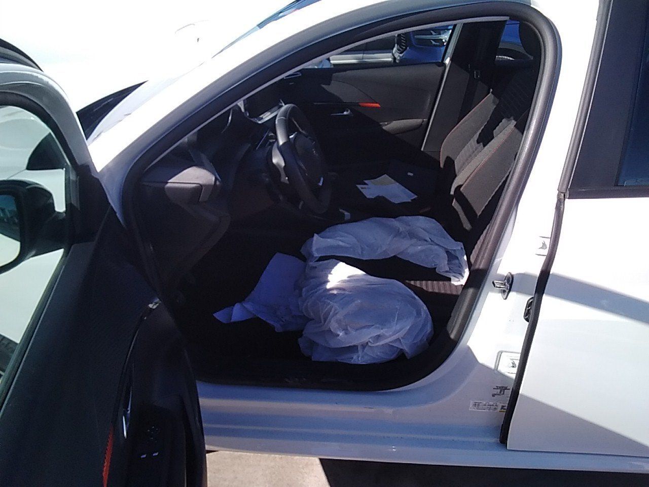 Peugeot 208 Bluehdi 73kw (100cv) Active - Foto 2