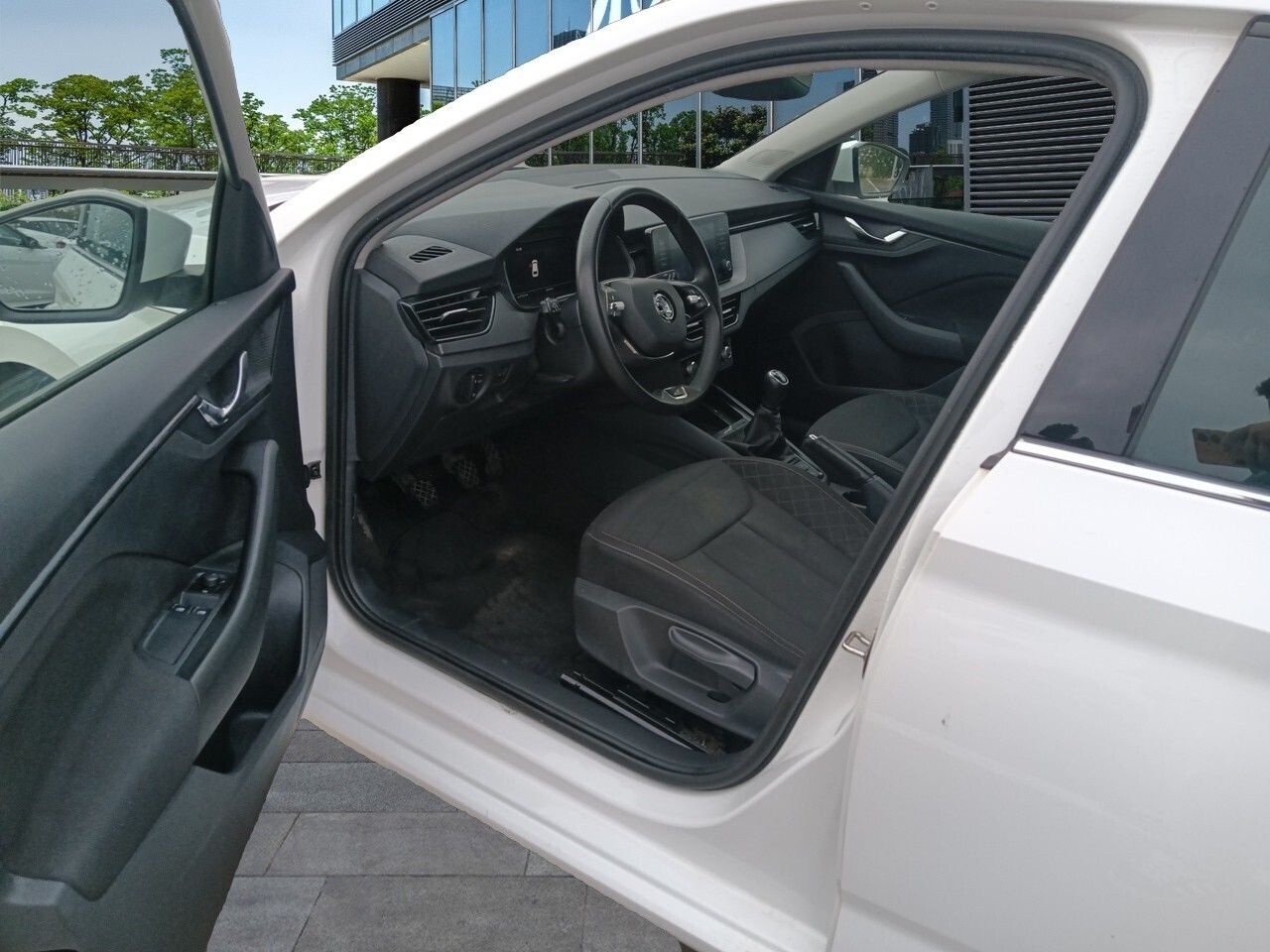 Skoda Scala 1.0 Tsi 70 Kw (95 Cv) Emotion - Foto 2