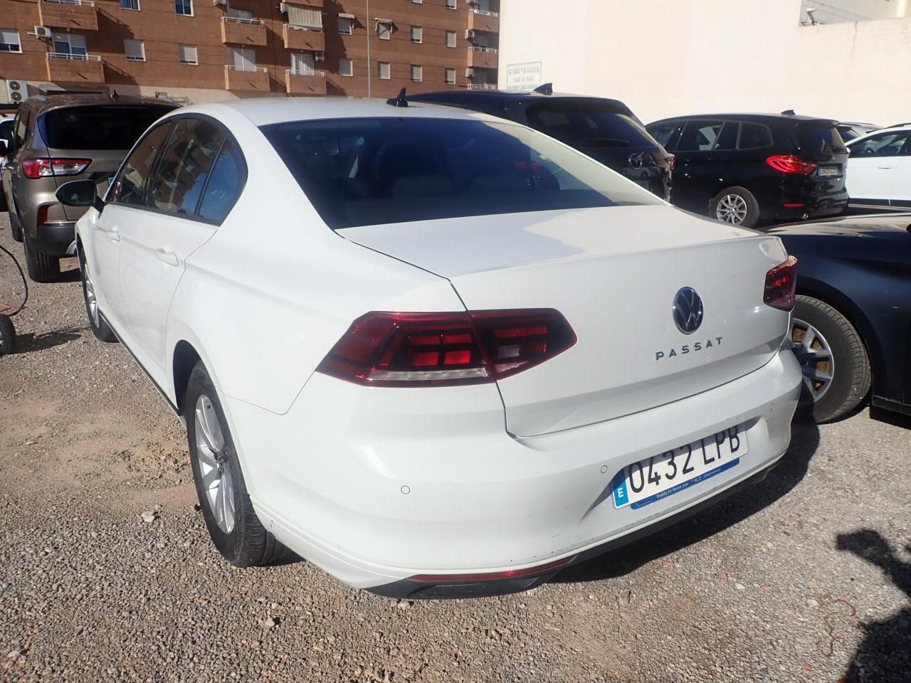 Volkswagen Passat Business 2.0 Tdi 110kw (150cv) - Foto 2