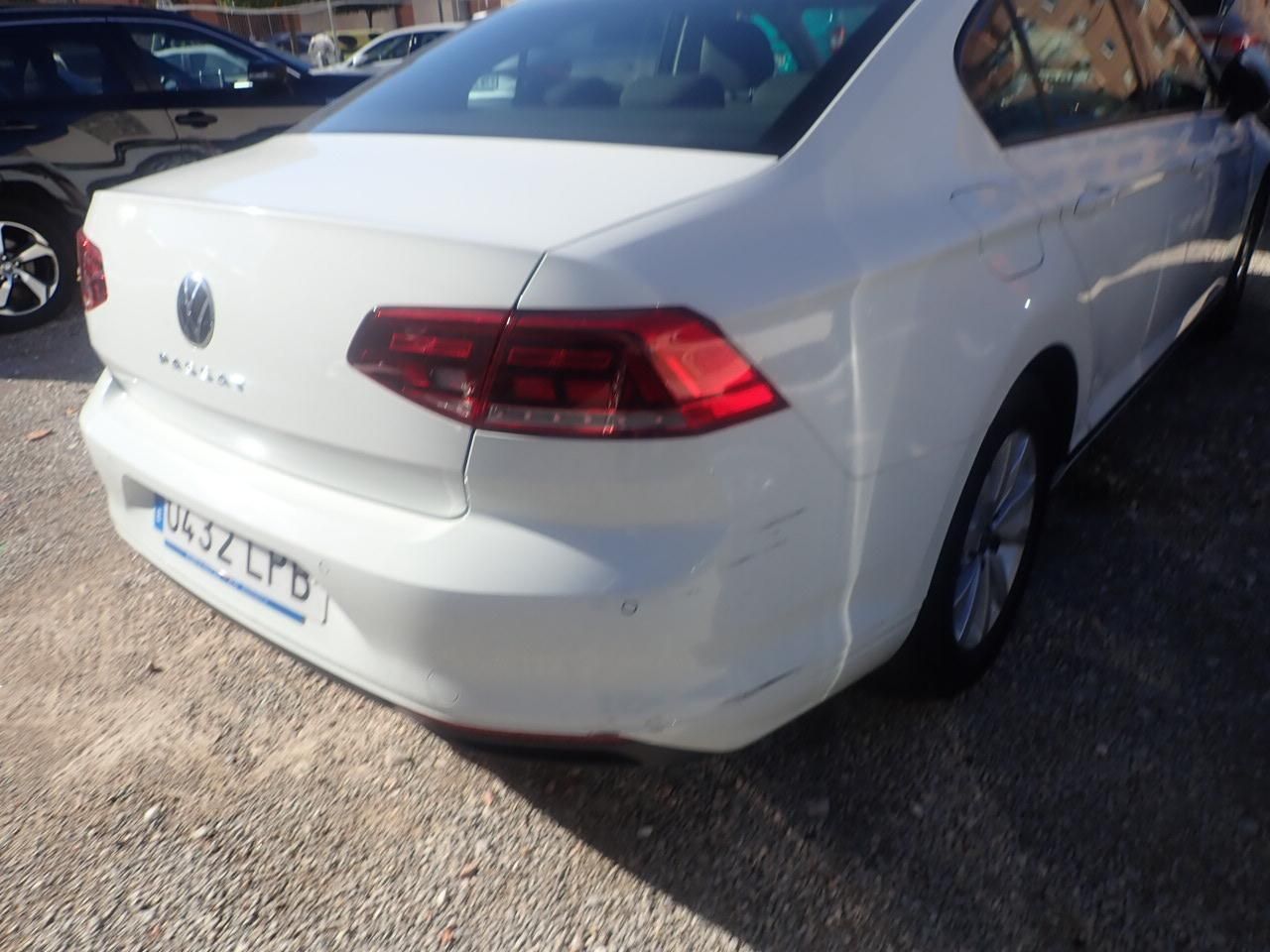 Volkswagen Passat Business 2.0 Tdi 110kw (150cv) - Foto 2