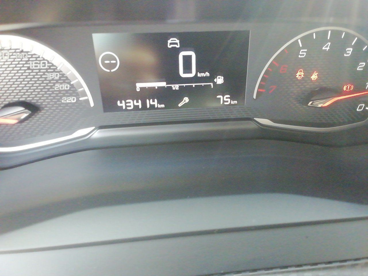 Peugeot 208 Bluehdi 73kw (100cv) Active - Foto 2