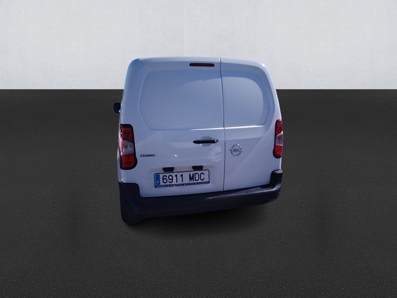 Opel Combo Cargo L 650kg Diesel 1.5 100hp S&s Mt E6 - Foto 2